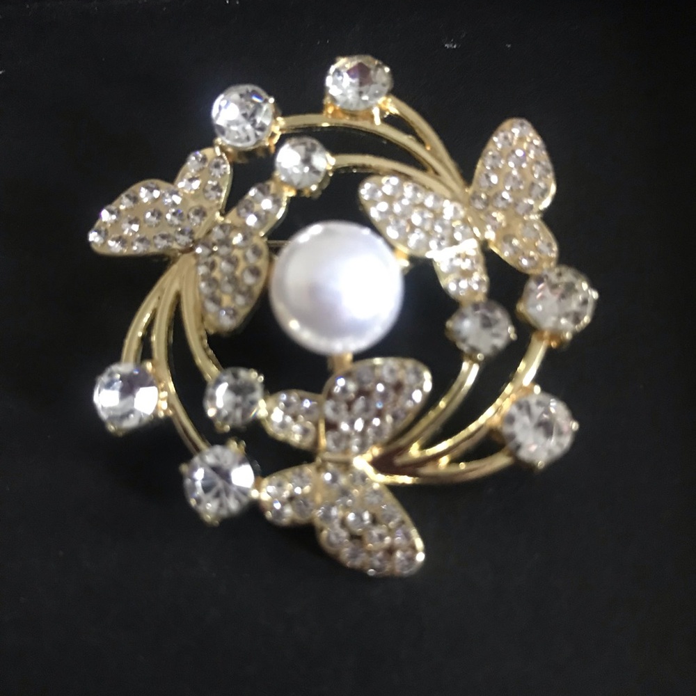 Gold Butterfly Pearl Crystal Brooch